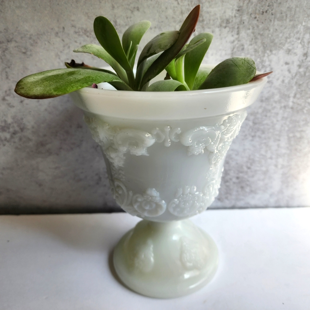 Milk glass vase